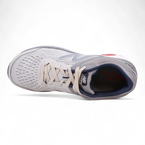 New Balance Men\'s 847 V4 Extra Wide Walking Shoe in Silver Mink/Gunmetal main image 2